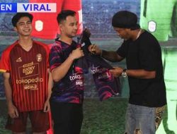 Momen Bersejarah: Ronaldinho Kunjungi Sport Center RANS Nusantara FC